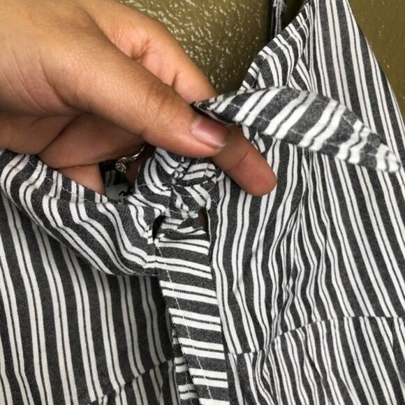 Hollister Womens Top Size S White Striped Sleeveless Casual Wear Camisole - Picture 7 of 9